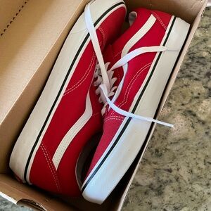 Vans Red Old Skool NIB Men’s 11